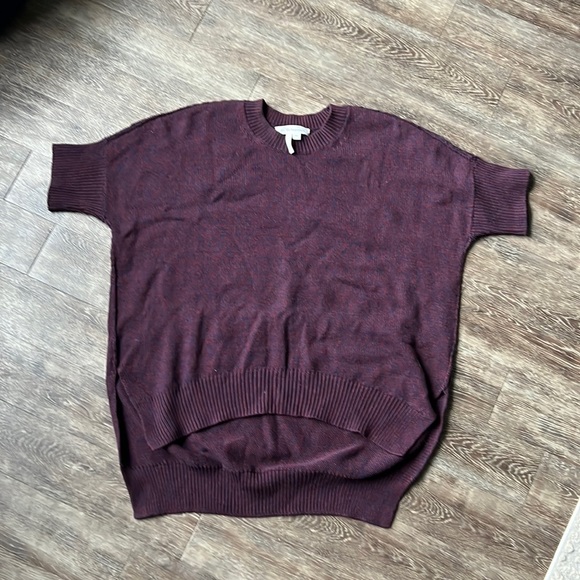 High-low short sleeve sweater - Picture 1 of 2